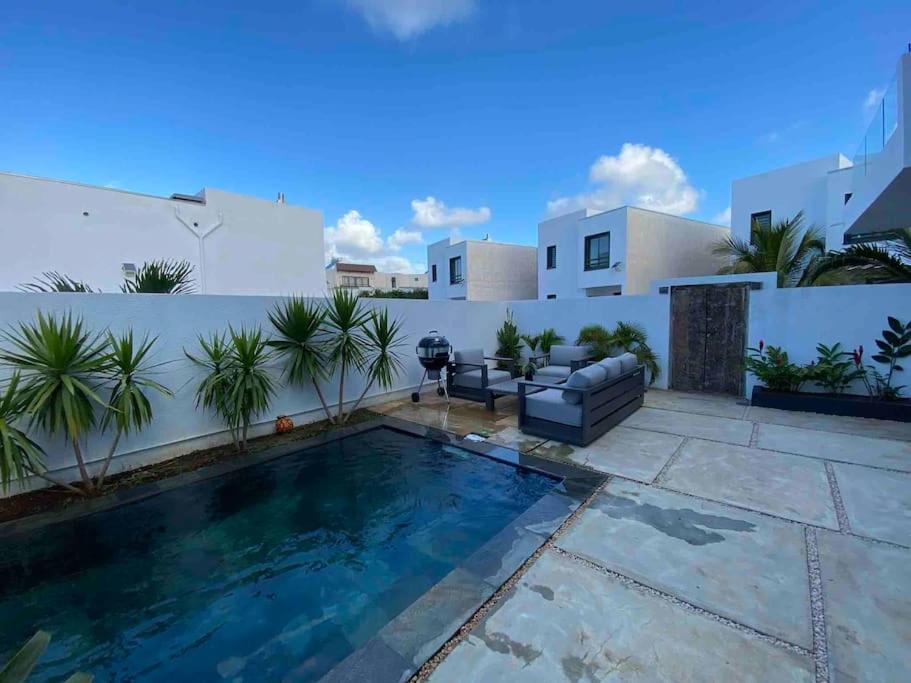 Magnifique Villa Avec Piscine Grand Bay Luaran gambar