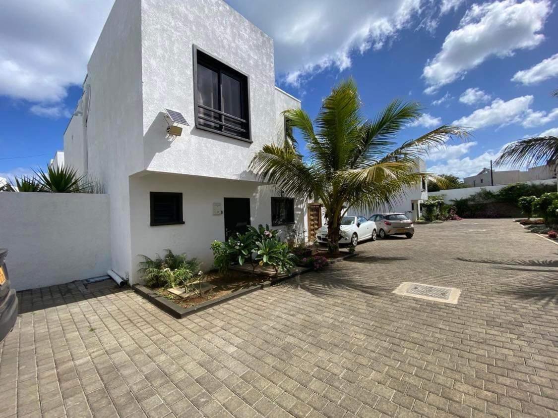 Magnifique Villa Avec Piscine Grand Bay Luaran gambar